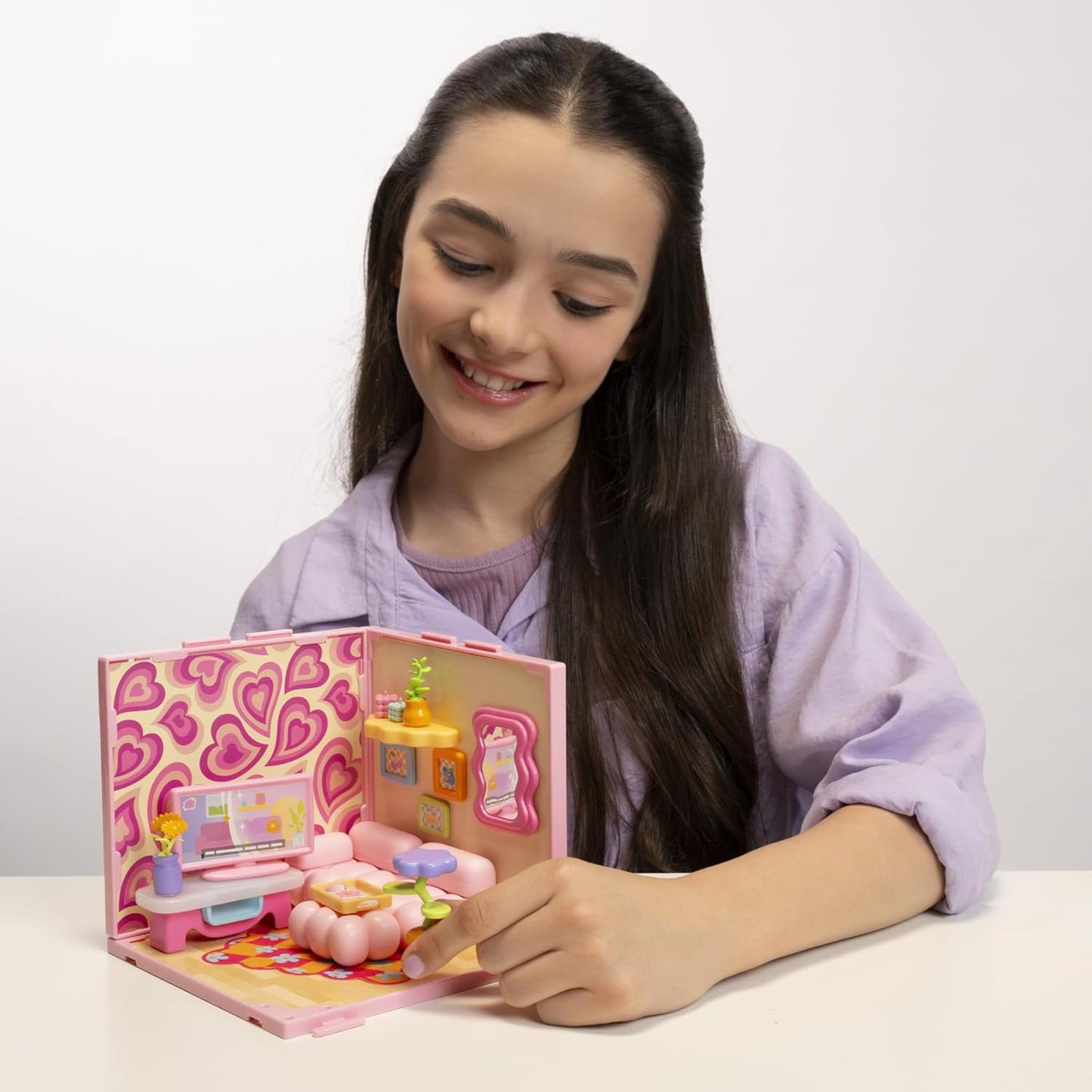 Goliath Suite Spaces - Living Room Set | Your Room, Your Rules! Contains 20 Lounge Themed Accessories | Modular Dolls House Rooms with Customizable Furniture & Decor | For Ages 6+