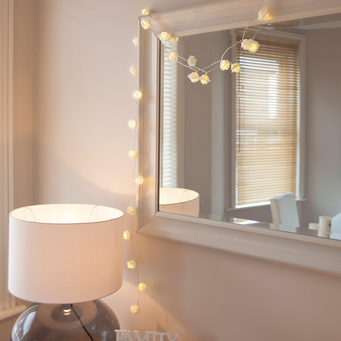 Lights4fun 30 Warm White LED Indoor White Rose Decorative Flower String Fairy Lights Clear Cable Plug in Mains Powered 2.9m Bedroom Home Wedding Valentine Decoration