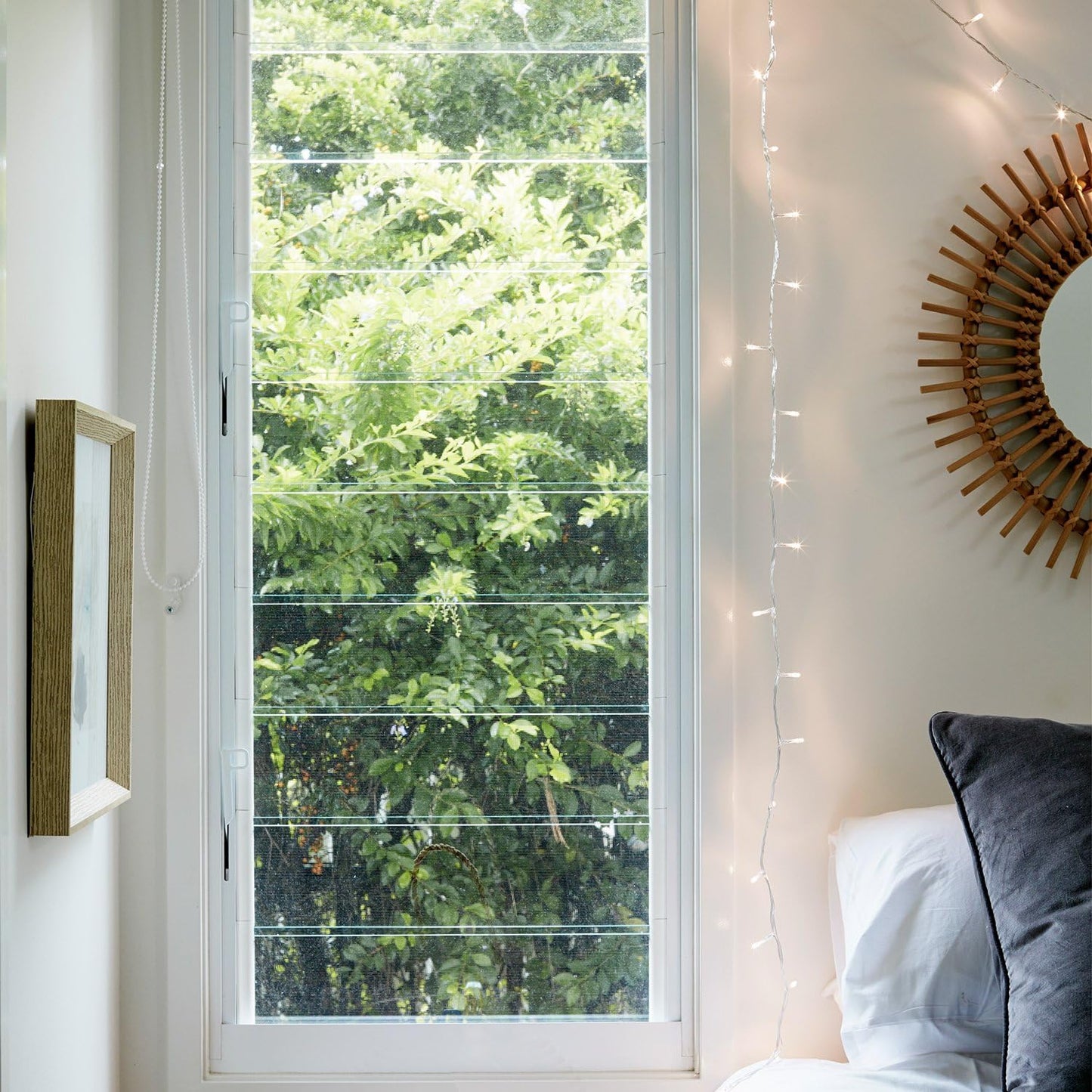 Lights4fun 8m String Lights 100 LED Warm White Fairy Lights Clear Cable with Rocker Switch Plug in Mains Powered Remote Control and Timer Indoor Bedroom Party Wedding Decoration