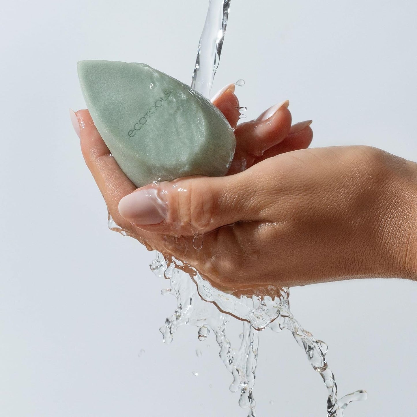 EcoTools Blurring Blender Makeup Sponge, Makeup Blending Sponge For Blurred Skin, For Liquid & Cream Foundation, Cloud Coverage Memory Foam, Eco Friendly, Latex Free, Cruelty-Free & Vegan 1 Count